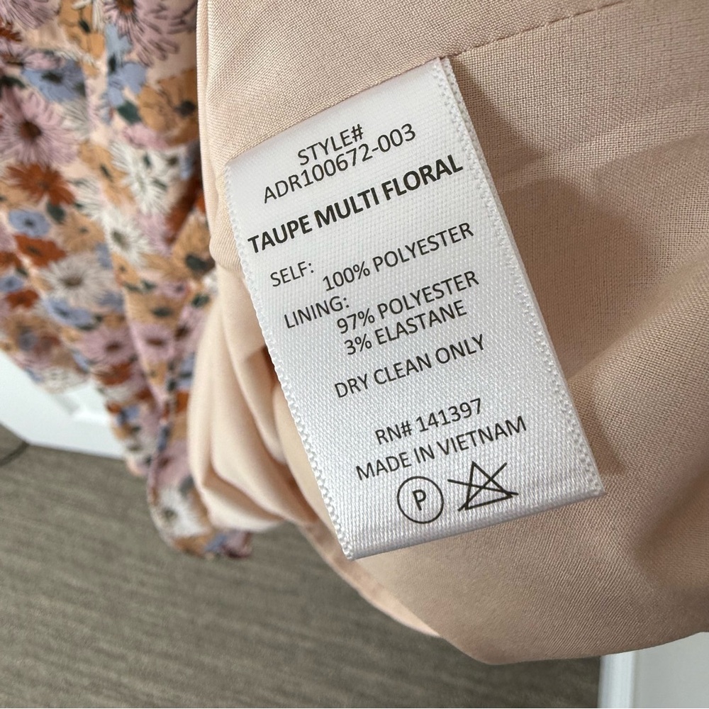 ASTR The Label Tiered Floral Dress Size Extra Large - Picture 6 of 8